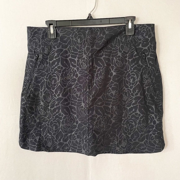 Orvis Golf Athletic Skort Black Silver Pull On Pockets Size Medium - Picture 1 of 8